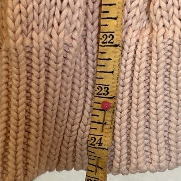 525 America Women's Beige V-Neck Cable Knit Sweater - Picture 6 of 7